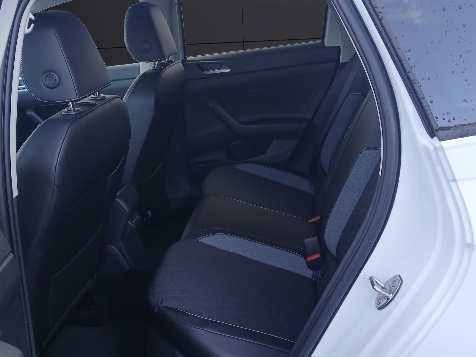 Fahrzeugabbildung Volkswagen Taigo Energy AHZV LED DAB ACC