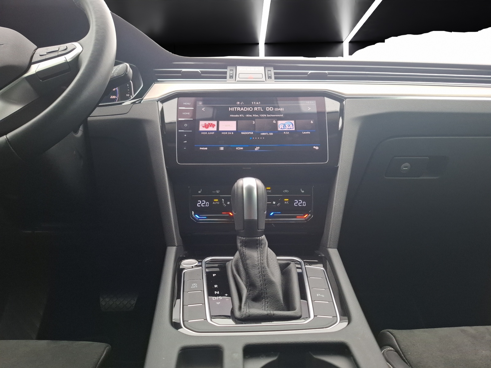 Fahrzeugabbildung Volkswagen Passat Variant TDI Elegance DSG Standhzg. Matrix Navi AID ACC RFK SH