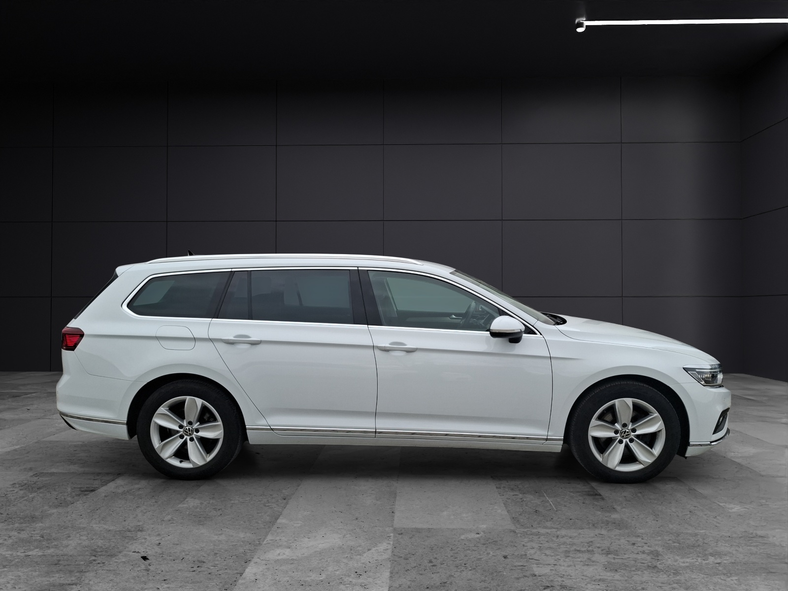 Fahrzeugabbildung Volkswagen Passat Variant TDI Elegance DSG Standhzg. Matrix Navi AID ACC RFK SH