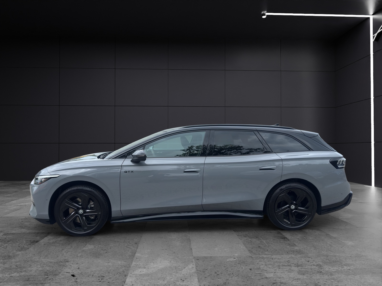 Fahrzeugabbildung Volkswagen ID.7 GTX Tourer 4MOTION 250 kW (340 PS) 86 kWh 1-Gang-Automatik GTX 4MOTION