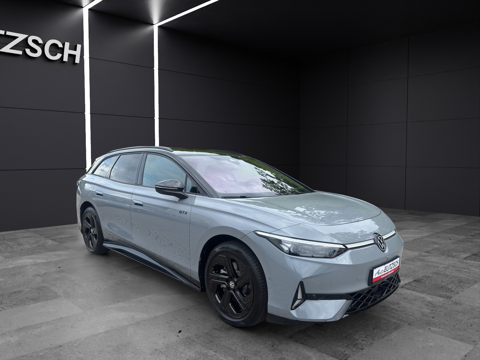Fahrzeugabbildung Volkswagen ID.7 GTX Tourer 4MOTION 250 kW (340 PS) 86 kWh 1-Gang-Automatik GTX 4MOTION