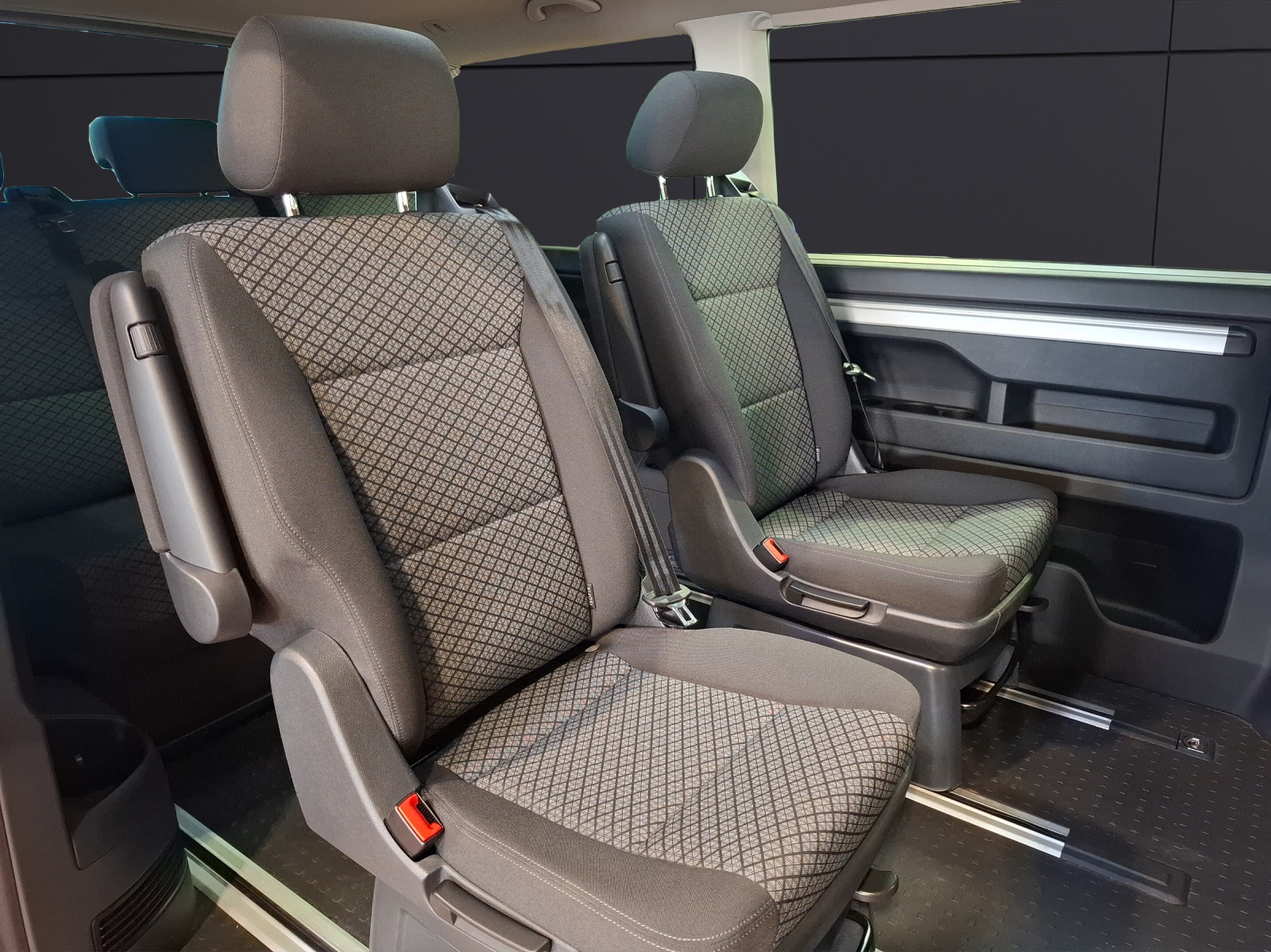 Fahrzeugabbildung Volkswagen T6 Multivan T6.1 TDI Family AHK CarPlay GRA PDC SH