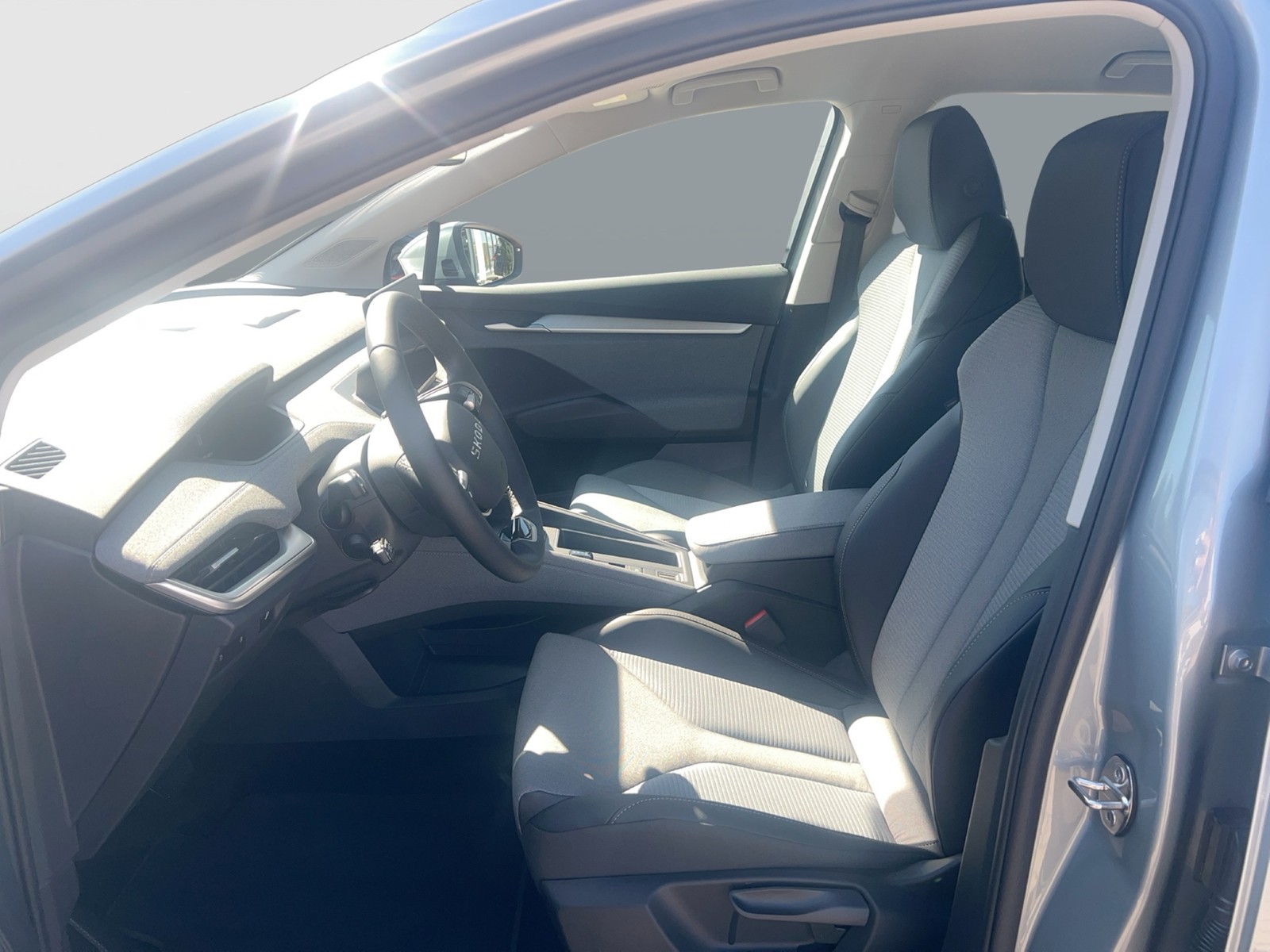 Fahrzeugabbildung SKODA Enyaq 60 Essence AHZV NAVI RFK ACC