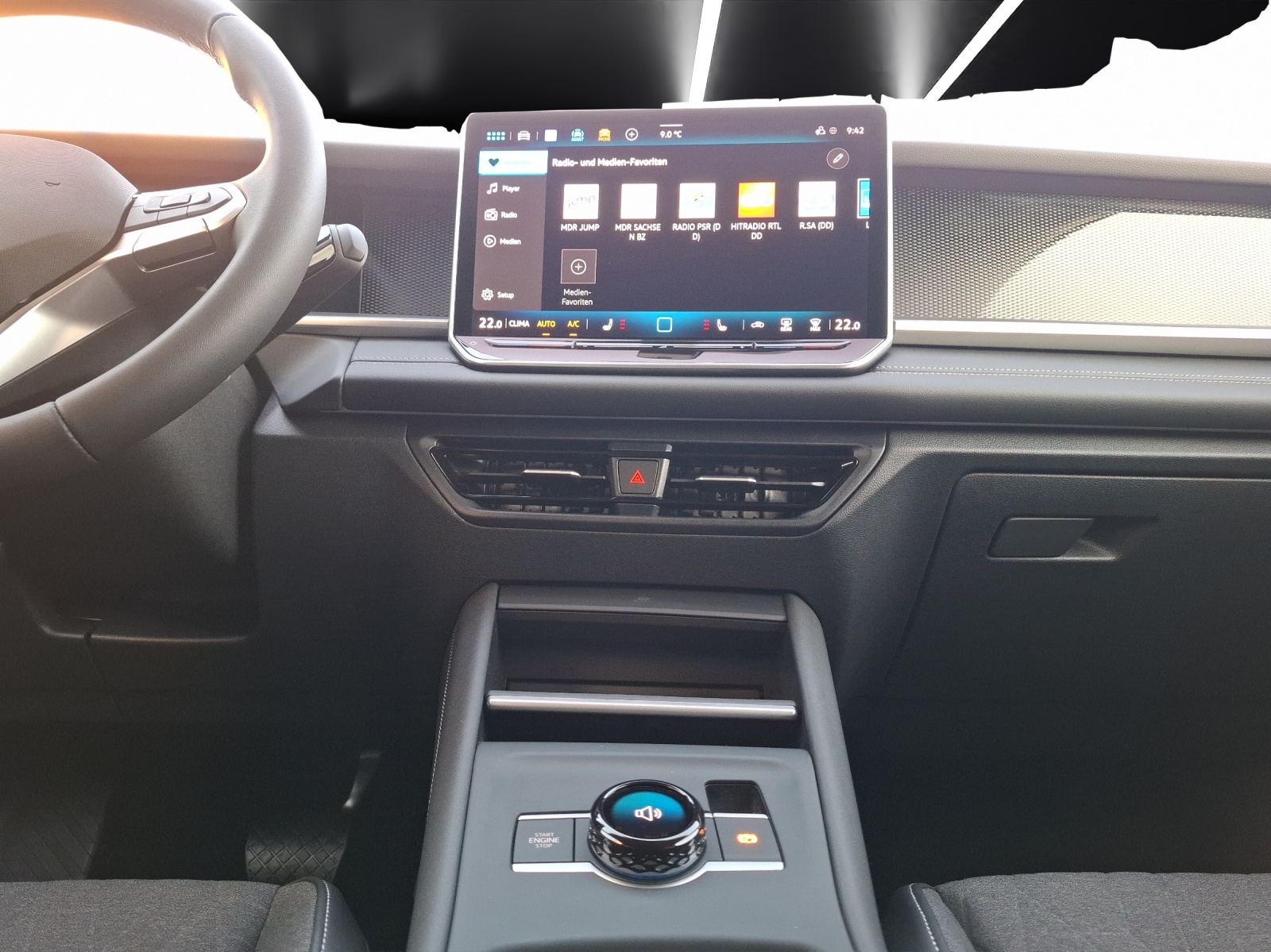 Fahrzeugabbildung Volkswagen Tayron eTSI Life DSG LED AHK NAvi AID ACC RFK SH