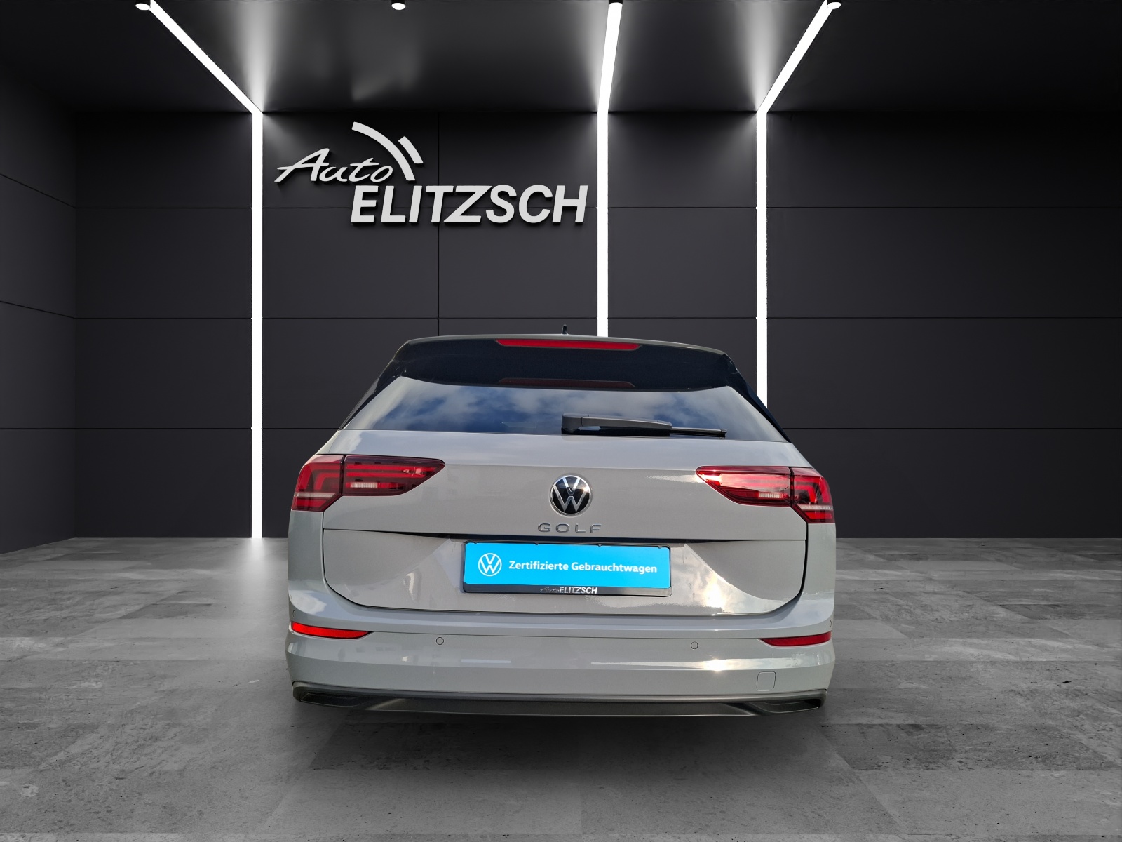 Fahrzeugabbildung Volkswagen Golf VIII Variant TSI Life STH LED Navi ACC HUD PDC SH LM