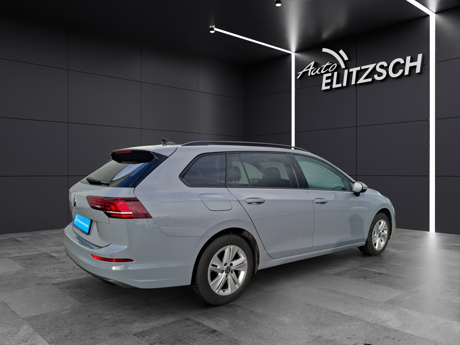 Fahrzeugabbildung Volkswagen Golf VIII Variant TSI Life STH LED Navi ACC HUD PDC SH LM