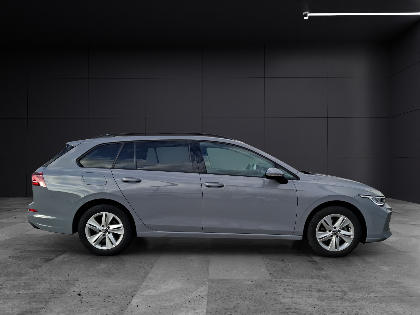 Fahrzeugabbildung Volkswagen Golf VIII Variant TSI Life STH LED Navi ACC HUD PDC SH LM