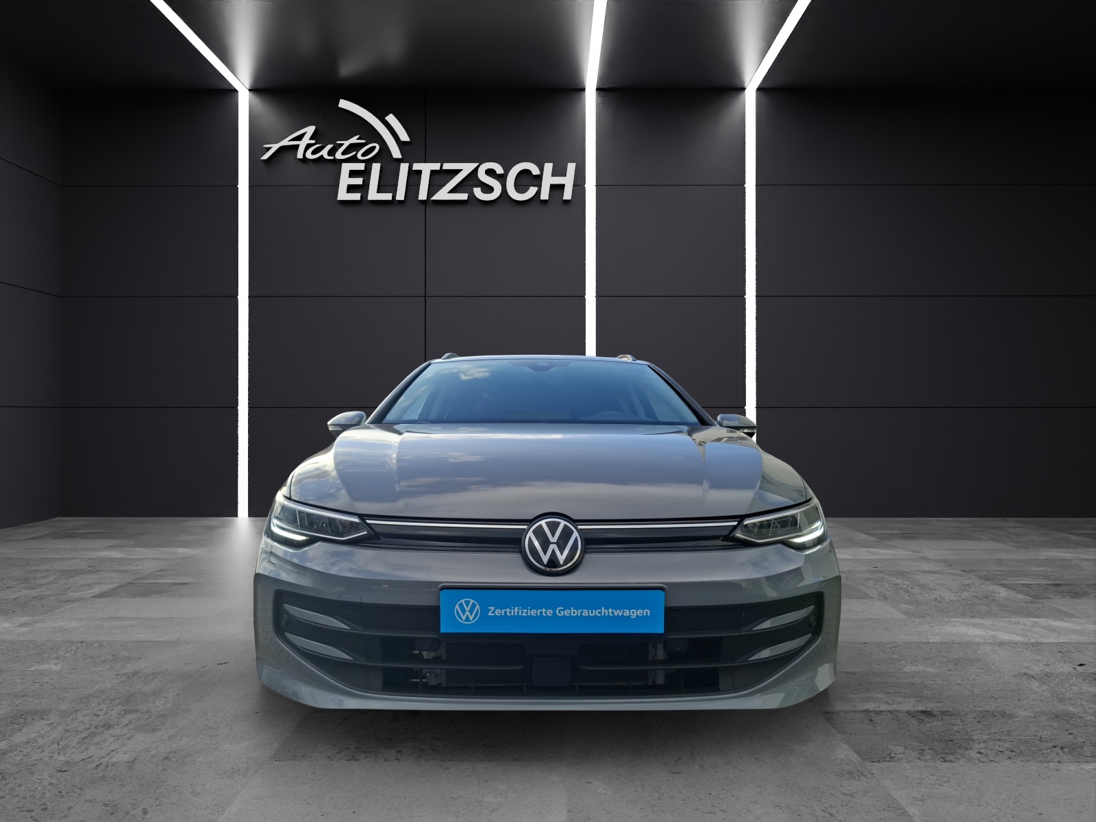 Fahrzeugabbildung Volkswagen Golf VIII Variant TSI Life STH LED Navi ACC HUD PDC SH LM