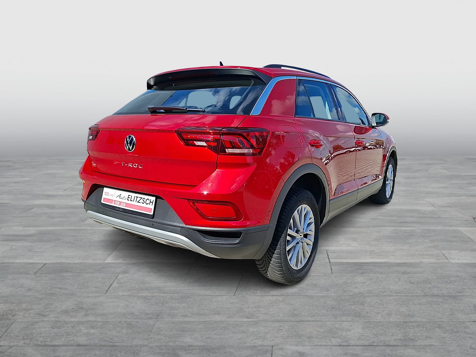 Fahrzeugabbildung Volkswagen T-Roc TSI Life DSG LED AHK Navi AID ACC RFK SH