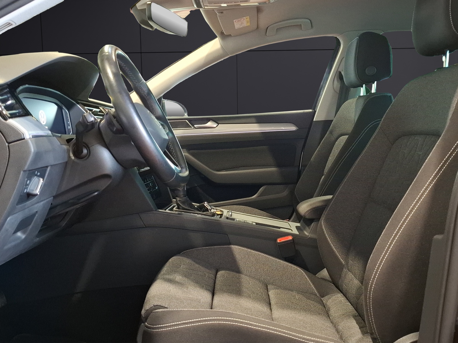 Fahrzeugabbildung Volkswagen Passat Variant TDI Business DSG Matrix AHK Navi AID ACC RFK SH