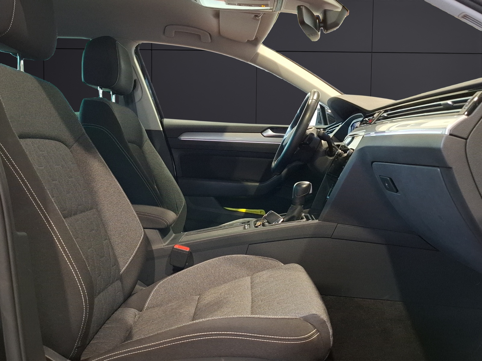 Fahrzeugabbildung Volkswagen Passat Variant TDI Business DSG Matrix AHK Navi AID ACC RFK SH