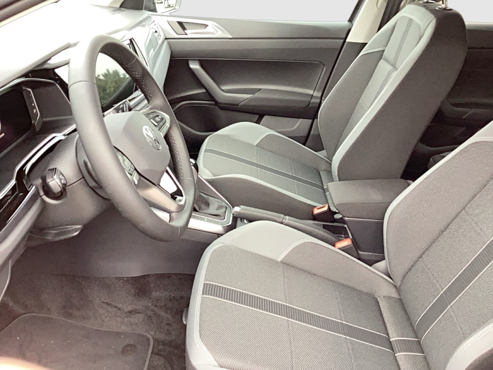 Fahrzeugabbildung Volkswagen Polo DSG Style AHZV NAVI RearView