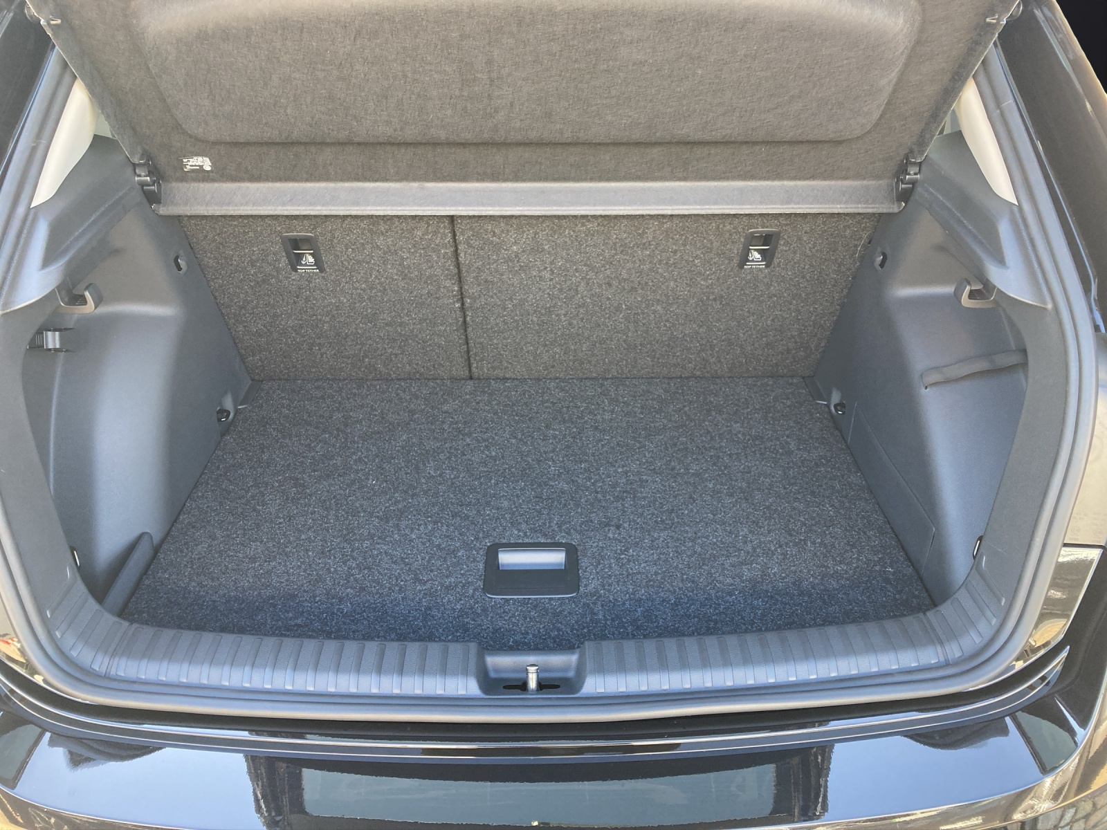 Fahrzeugabbildung SKODA Fabia Tour 1.0TSI DSG 85KW 7-Gang NAV, LED, ACC, WINTER PLUS