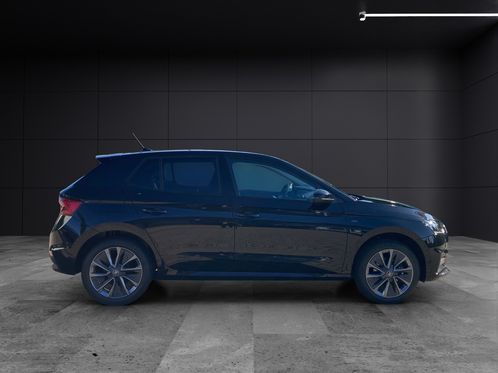 Fahrzeugabbildung SKODA Fabia Tour 1.0TSI DSG 85KW 7-Gang NAV, LED, ACC, WINTER PLUS