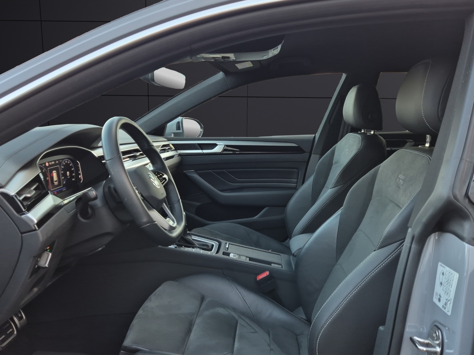 Fahrzeugabbildung Volkswagen Arteon SB TDI R-Line DSG 4M Matrix Navi AID ACC RFK SH 19