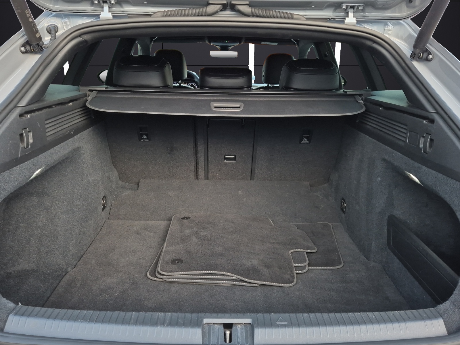 Fahrzeugabbildung Volkswagen Arteon SB TDI R-Line DSG 4M Matrix Navi AID ACC RFK SH 19