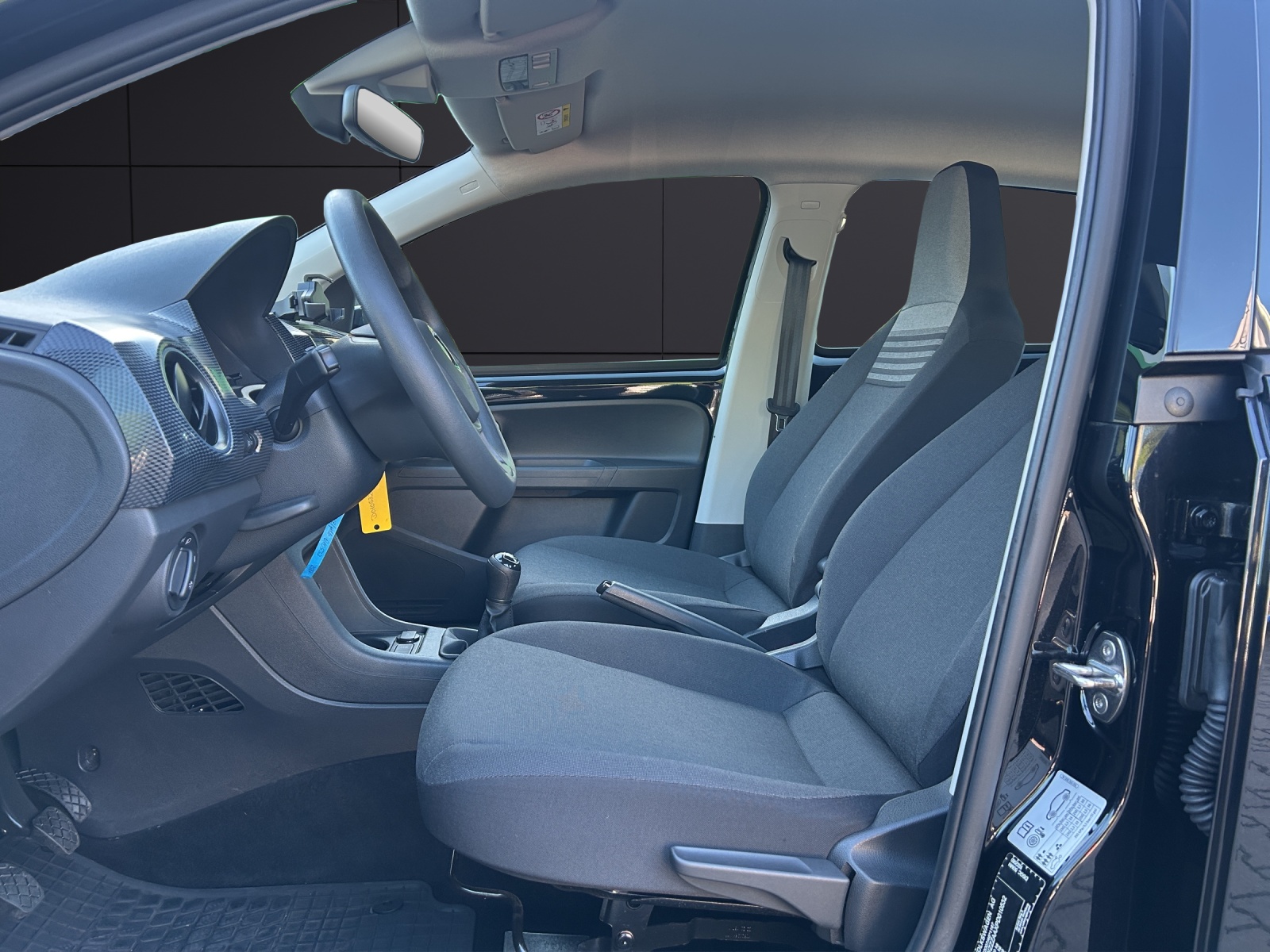 Fahrzeugabbildung Volkswagen up! Klima SHZ GRA RFK maps+more