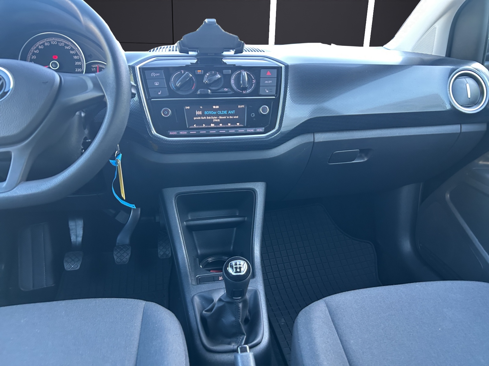 Fahrzeugabbildung Volkswagen up! Klima SHZ GRA RFK maps+more