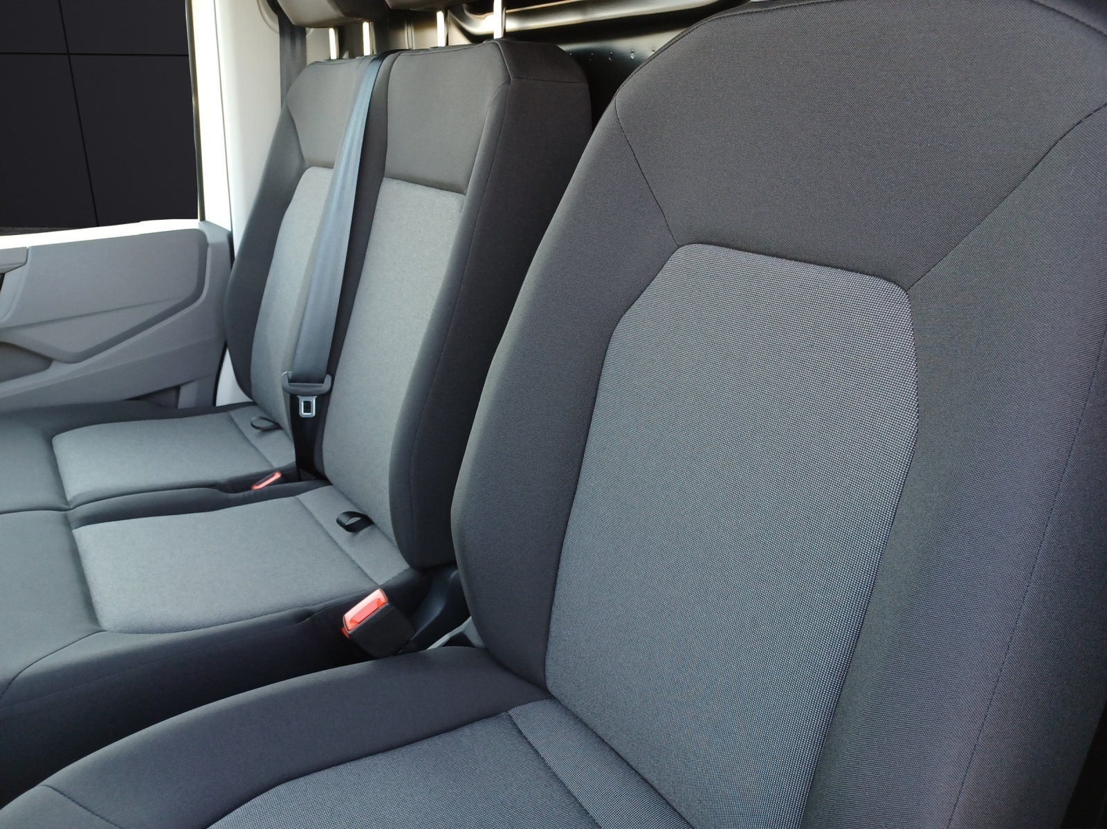 Fahrzeugabbildung Volkswagen Crafter Kasten 35 TDI MR KLIMA AHK RADIO HOLZFUSSBODEN