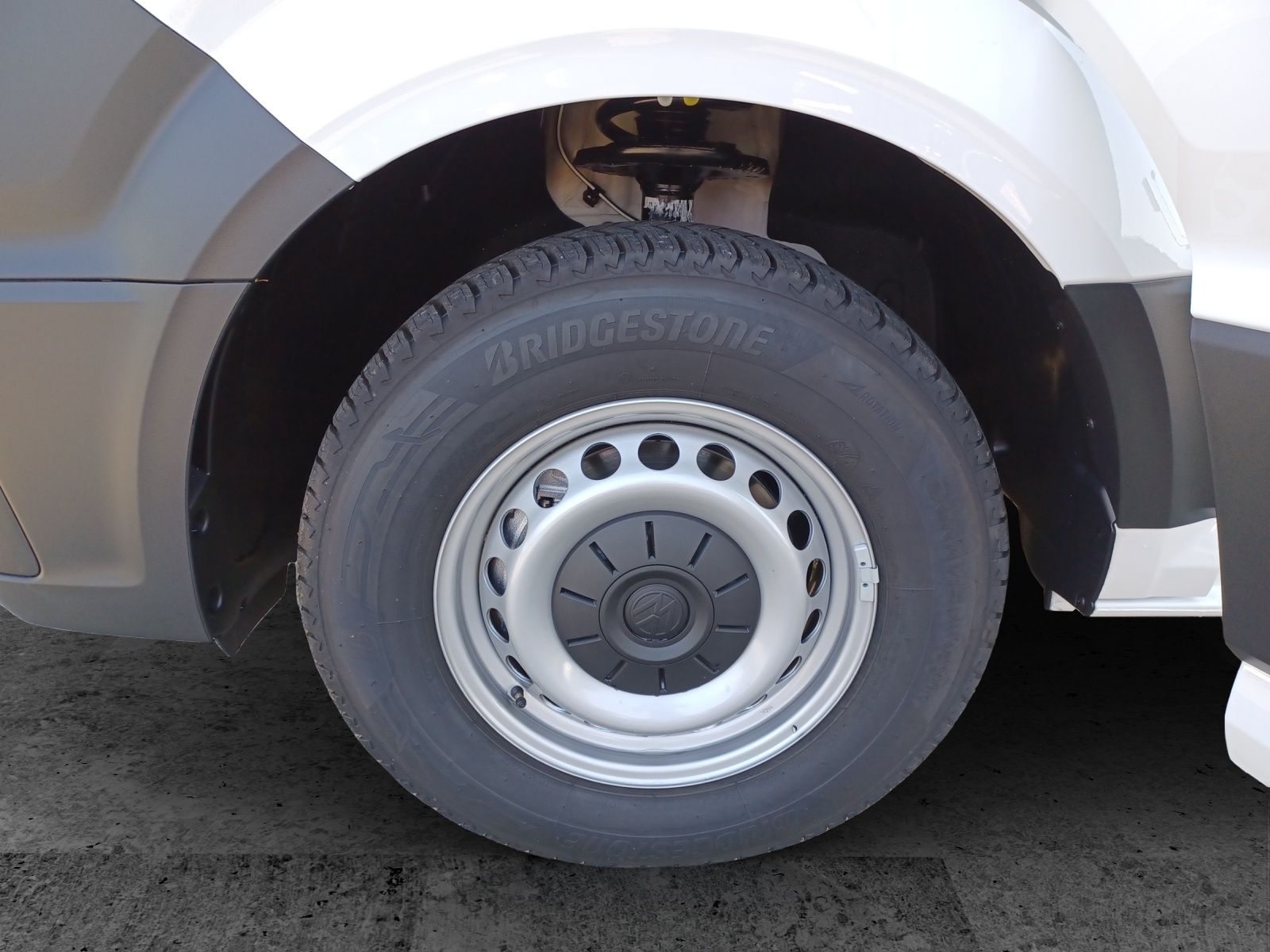 Fahrzeugabbildung Volkswagen Crafter Kasten 35 TDI MR KLIMA AHK RADIO HOLZFUSSBODEN