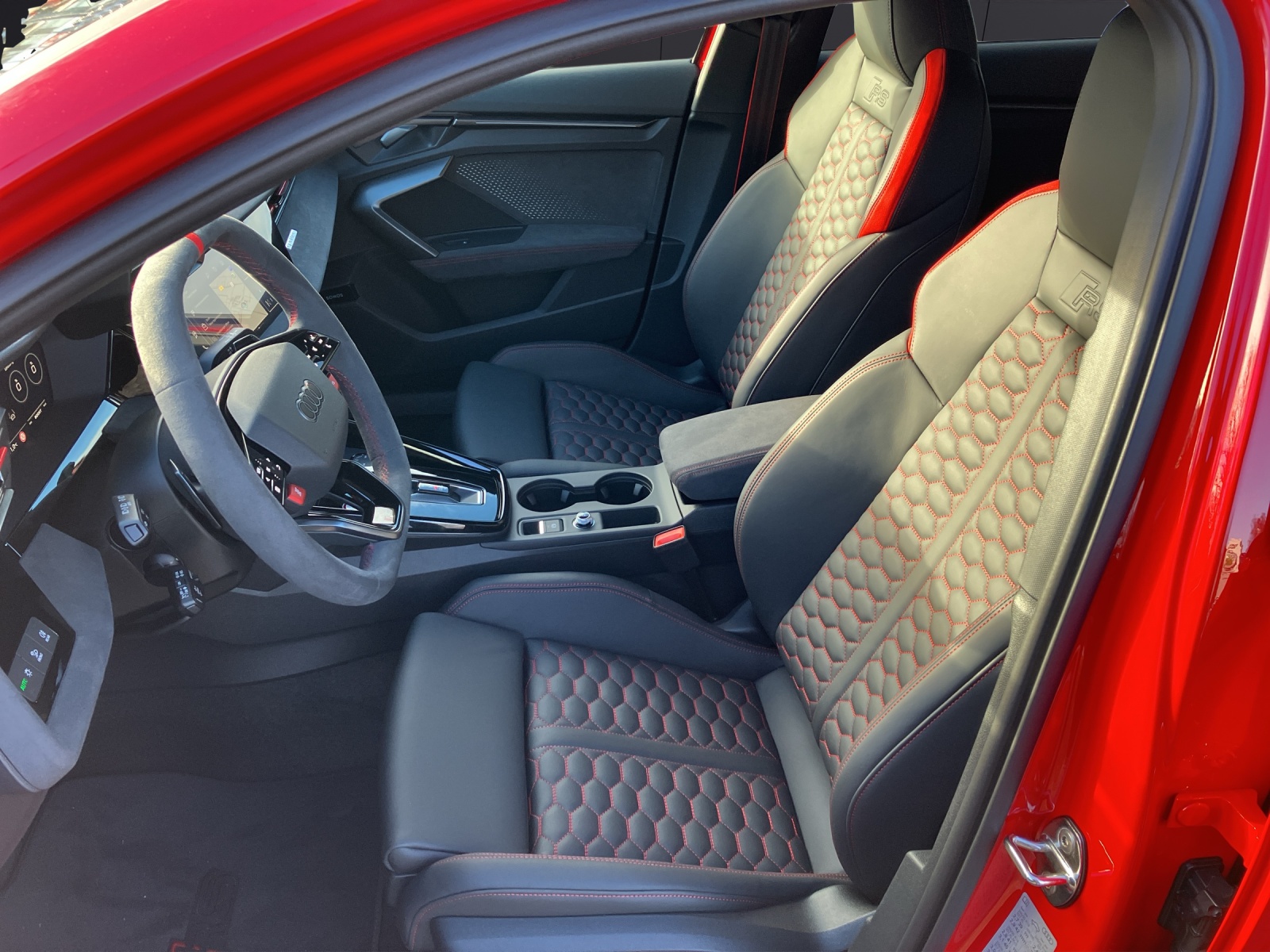 Fahrzeugabbildung Audi RS 3 Sportback 2.5 TFSI quattro Matrix LED, Leder Feinnappa, 280 km/h