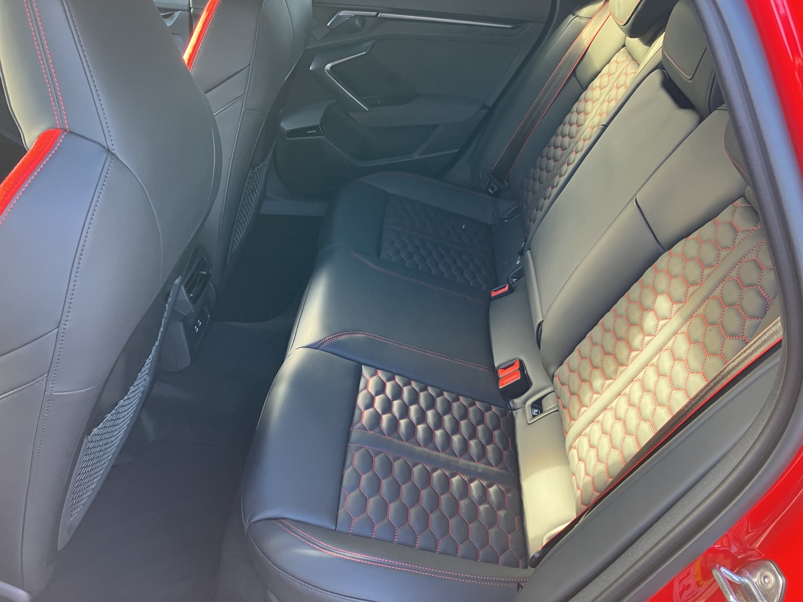 Fahrzeugabbildung Audi RS 3 Sportback 2.5 TFSI quattro Matrix LED, Leder Feinnappa, 280 km/h