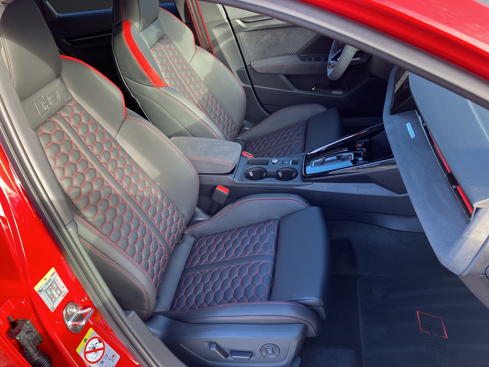 Fahrzeugabbildung Audi RS 3 Sportback 2.5 TFSI quattro Matrix LED, Leder Feinnappa, 280 km/h