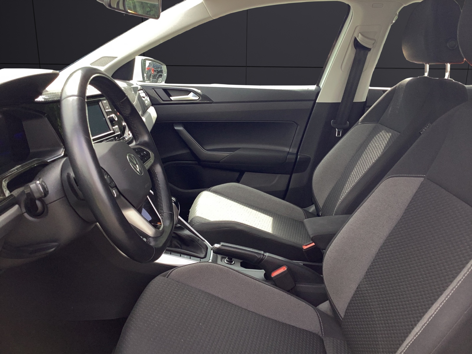 Fahrzeugabbildung Volkswagen Polo TSI Life DSG LED Klima AID DAB PDC
