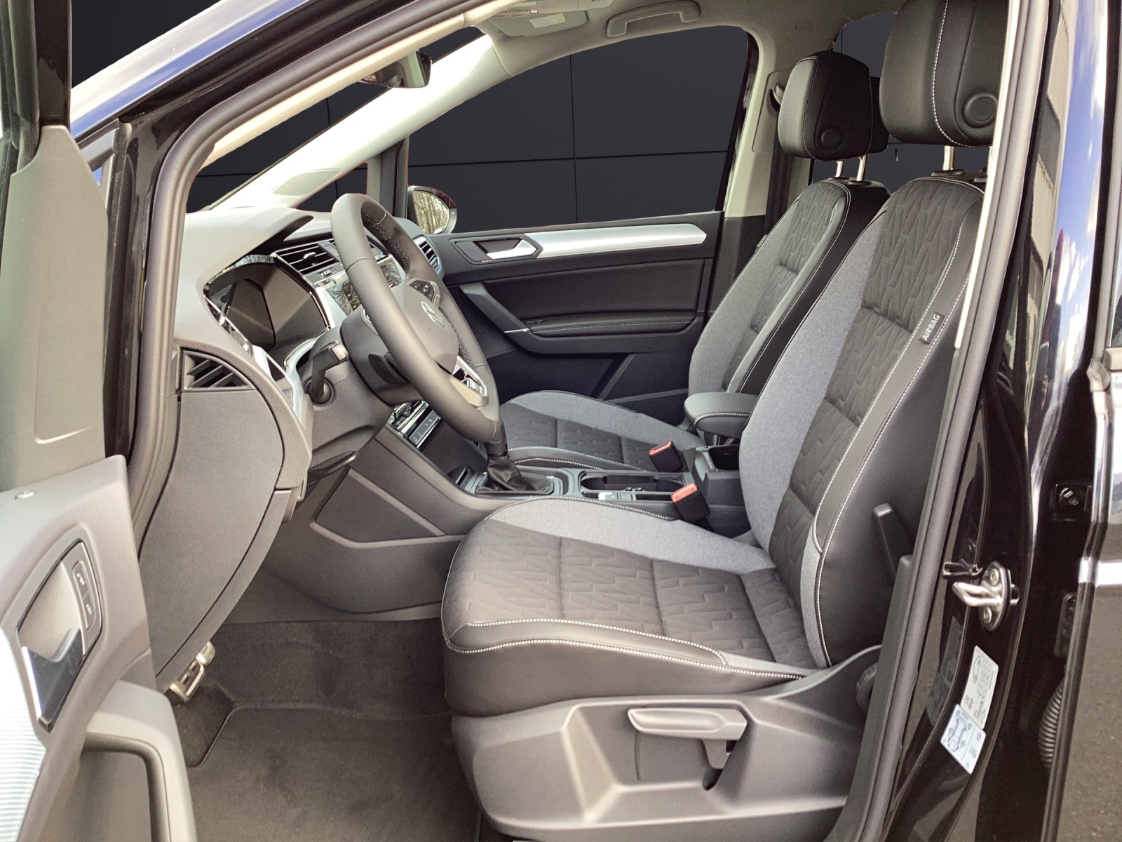 Fahrzeugabbildung Volkswagen Touran Comfortline BMT/Start-Stopp AHZV IQ.LIGHT ACC DAB*