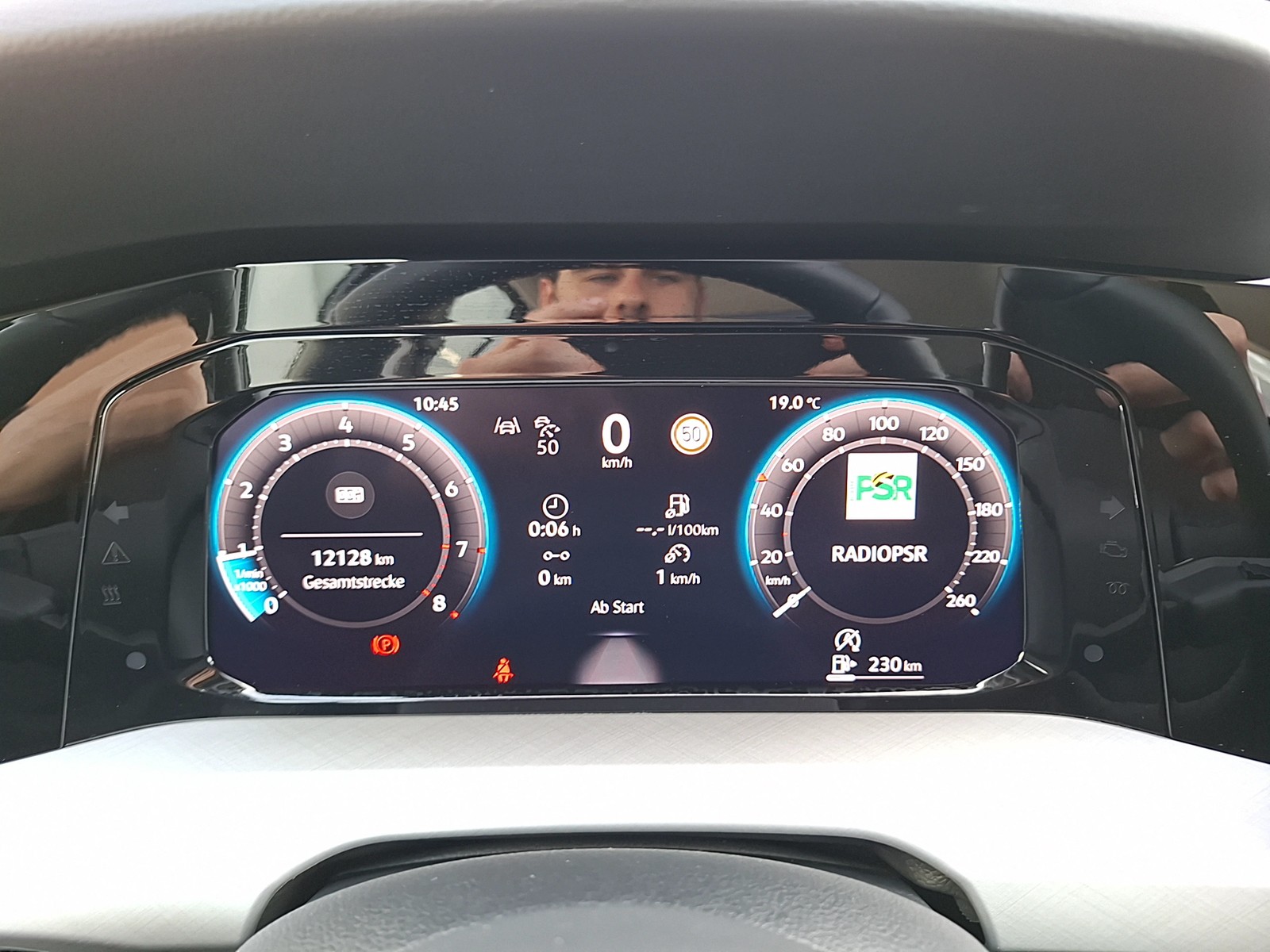 Fahrzeugabbildung Volkswagen Golf VIII Variant TSI Life LEDplus Navi AID ACC PDC SH