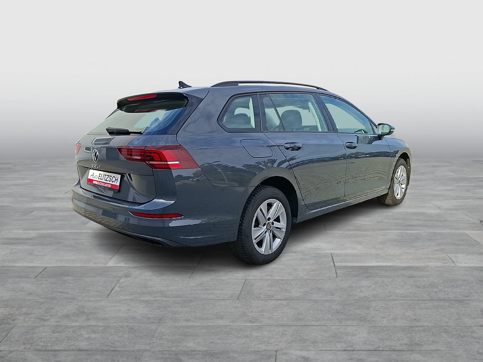 Fahrzeugabbildung Volkswagen Golf VIII Variant TSI Life LEDplus Navi AID ACC PDC SH