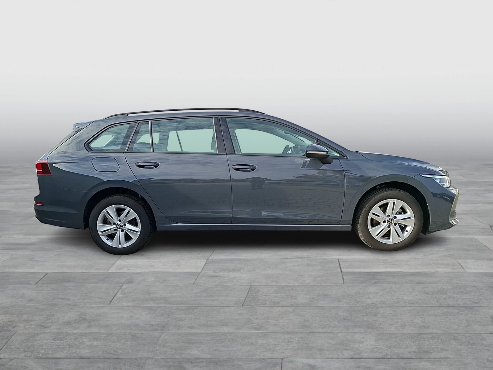 Fahrzeugabbildung Volkswagen Golf VIII Variant TSI Life LEDplus Navi AID ACC PDC SH