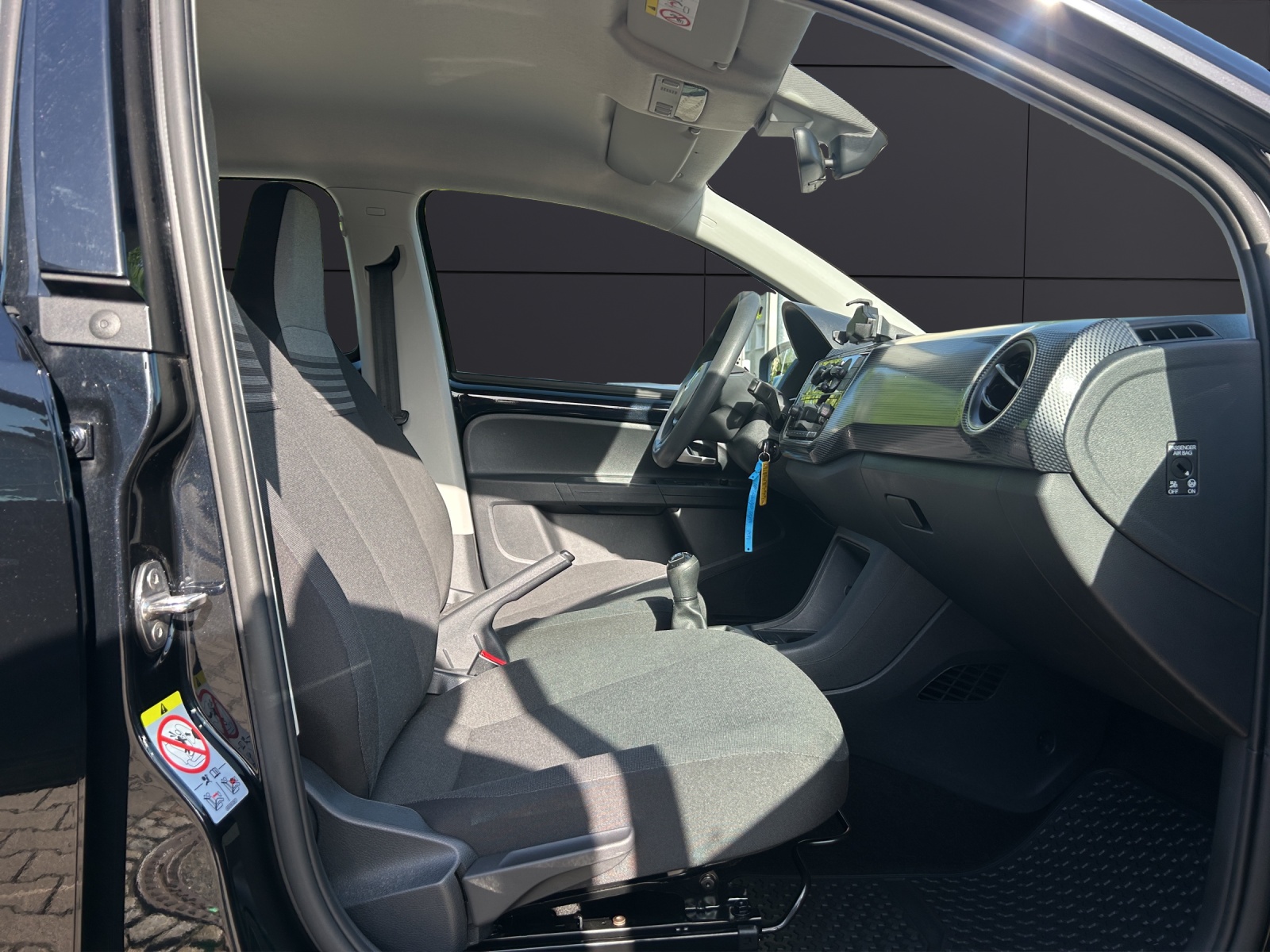 Fahrzeugabbildung Volkswagen up! Klima SHZ GRA RFK maps+more