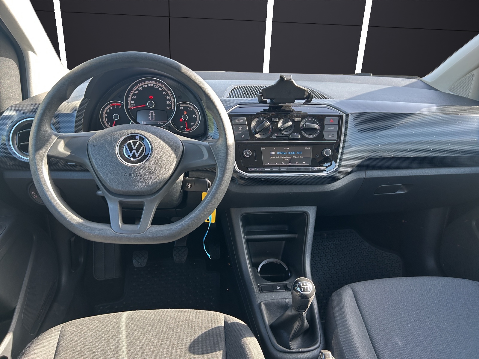 Fahrzeugabbildung Volkswagen up! Klima SHZ GRA RFK maps+more