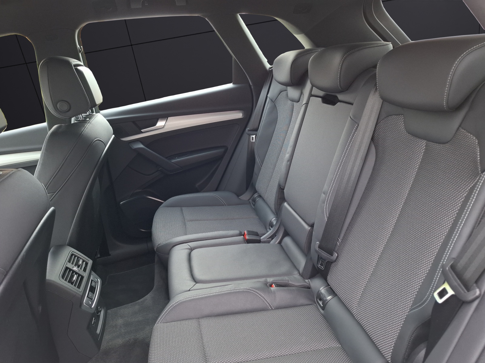 Fahrzeugabbildung Audi Q5 40 TDI quattro S-line S-tronic STH Matrix AHK Navi AVC ACC SH