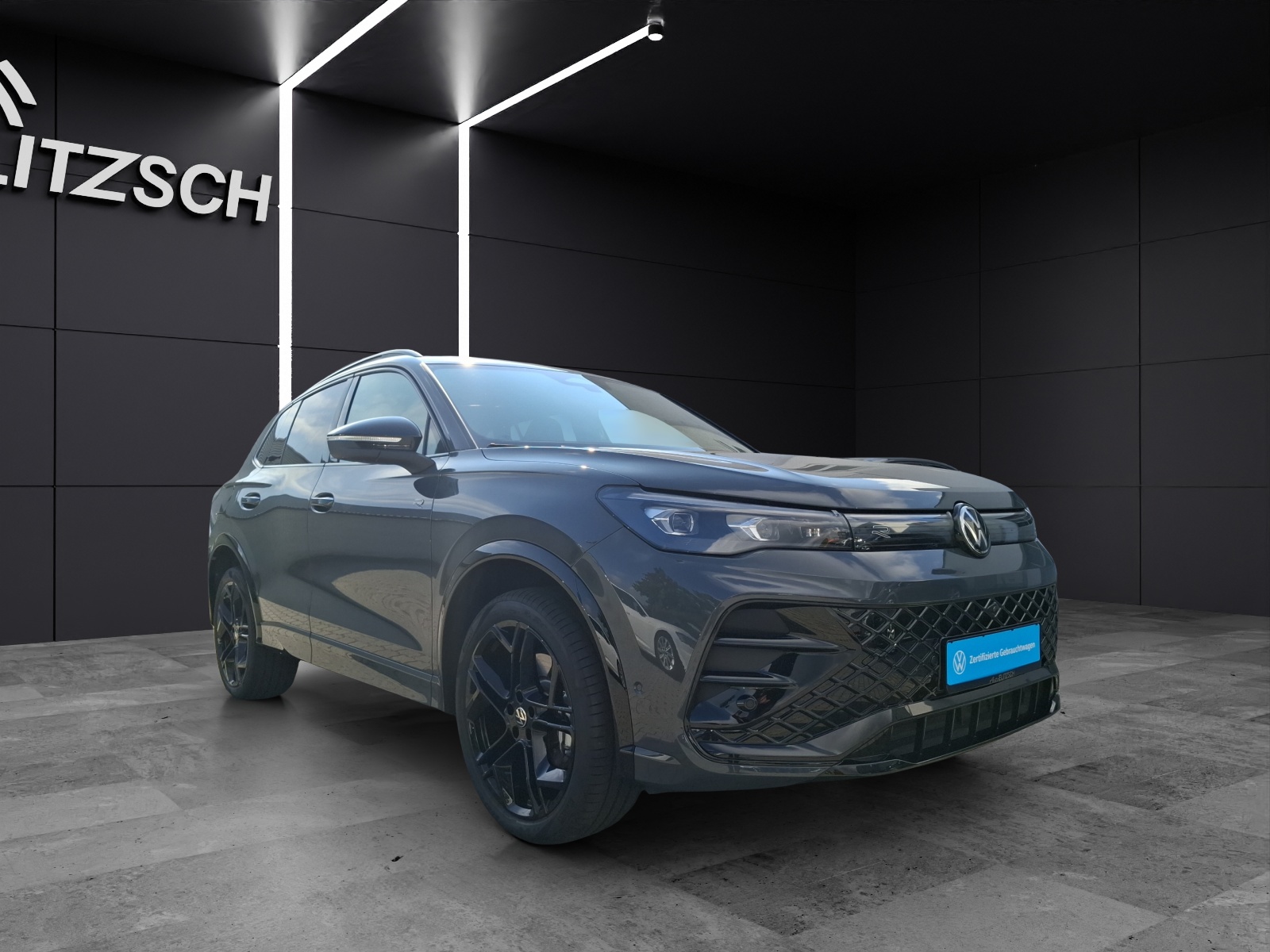 Fahrzeugabbildung Volkswagen Tiguan TDI R-Line DSG 4Mo Matrix AHK Navi HUD Pano Haman AID ACC RFK 20