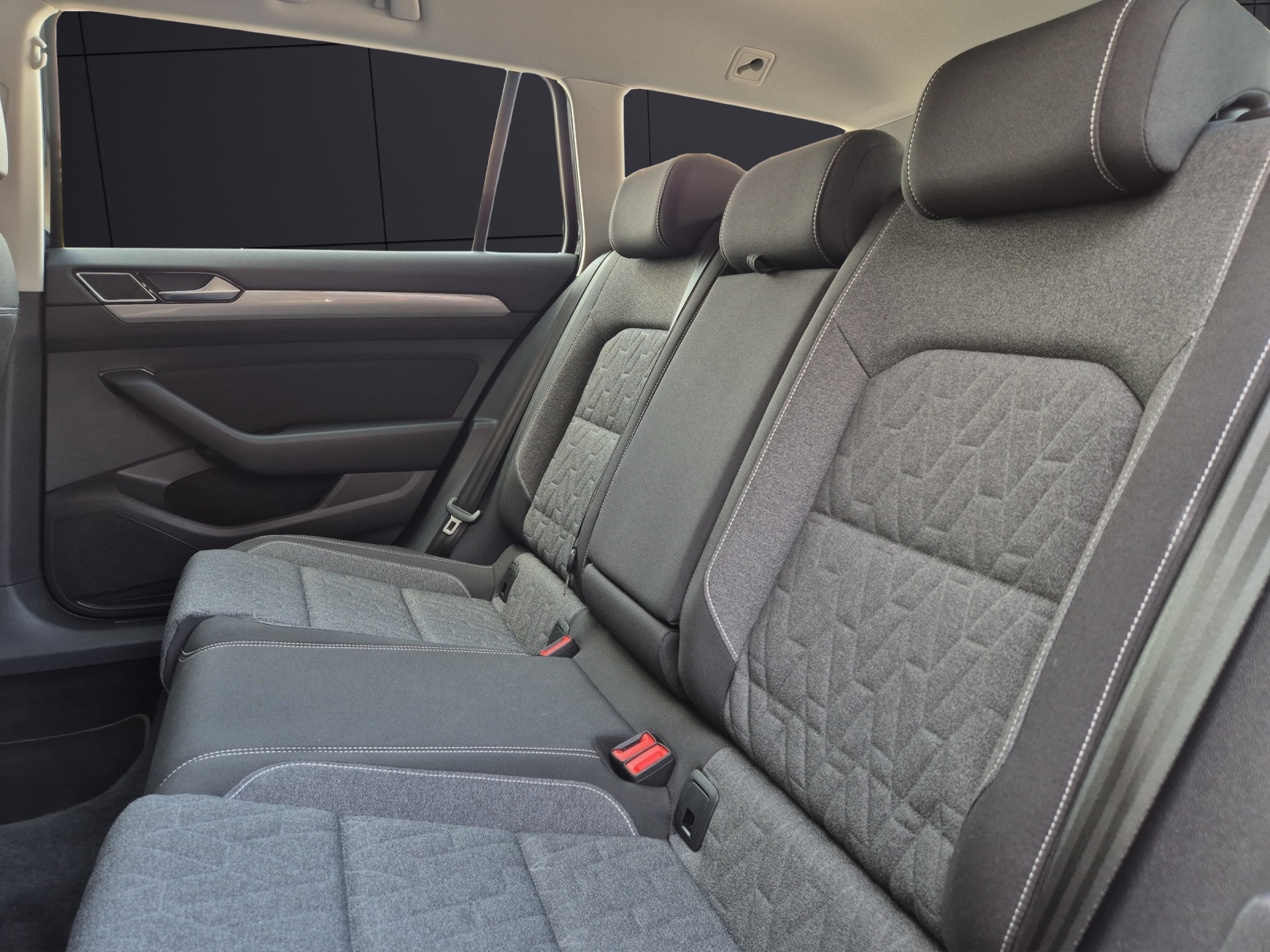 Fahrzeugabbildung Volkswagen Passat Variant TDI Business DSG Matrix Navi ACC RFK SH