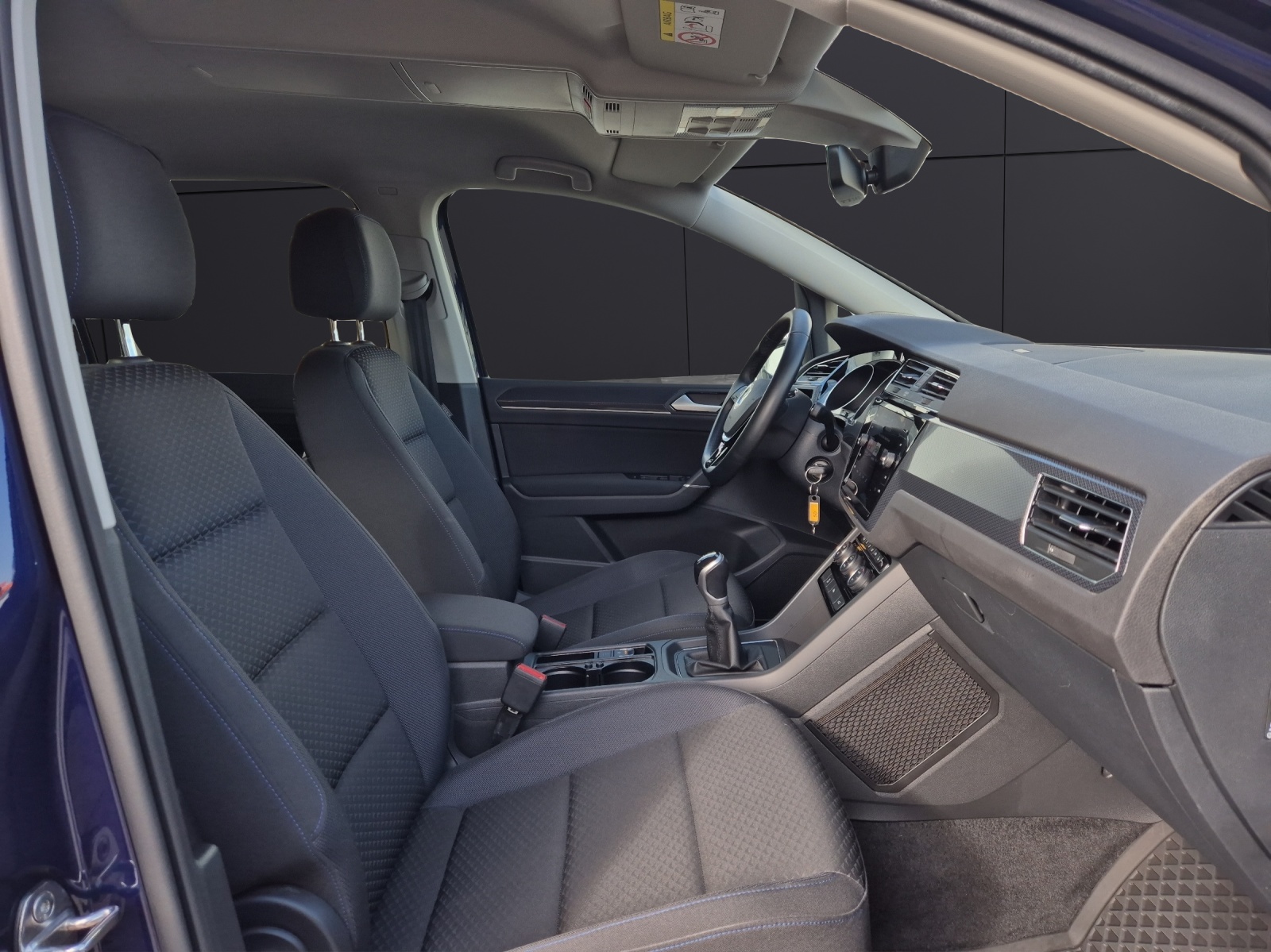 Fahrzeugabbildung Volkswagen Touran TSI United LED Navi ACC RFK SH