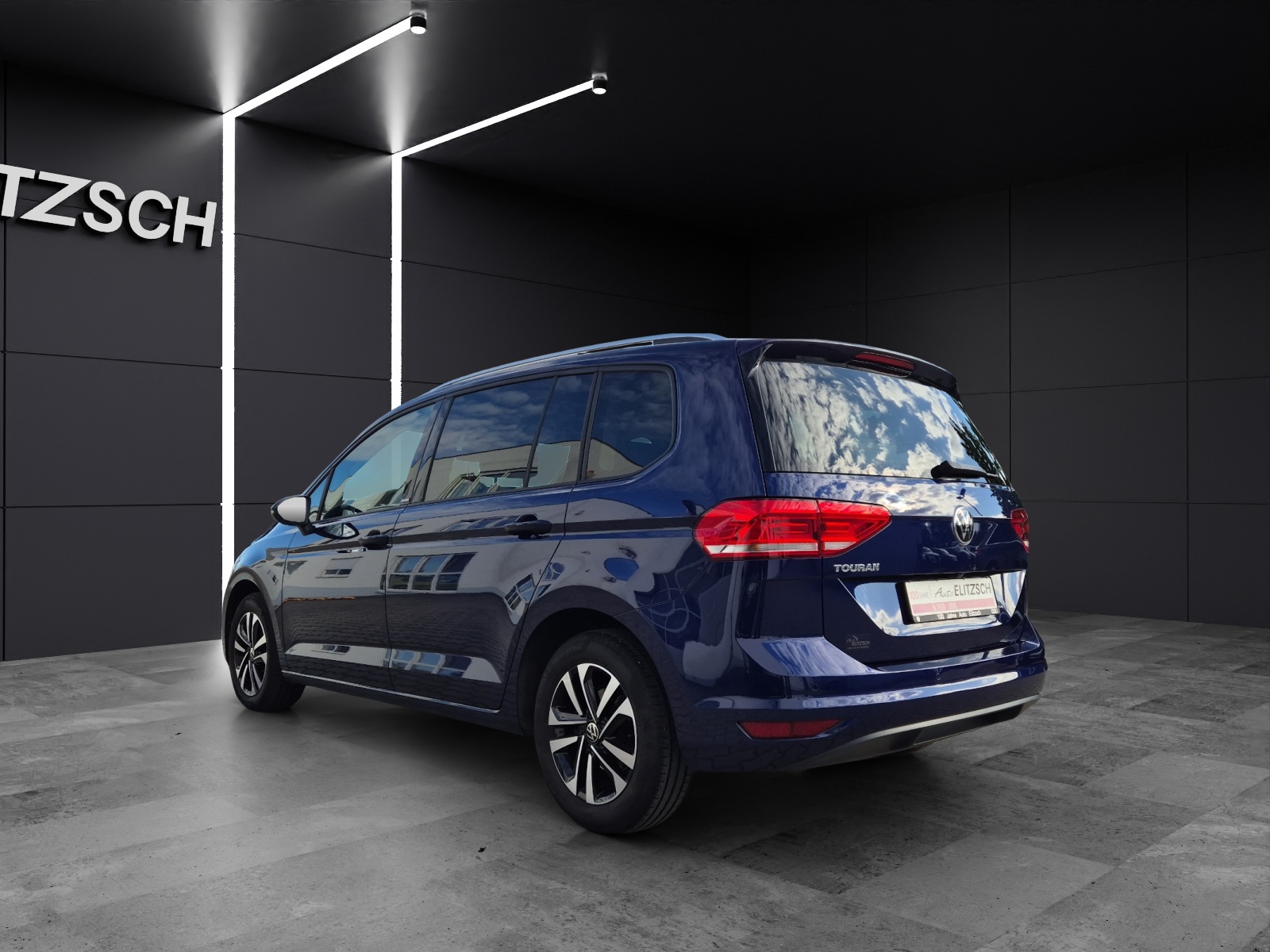Fahrzeugabbildung Volkswagen Touran TSI United LED Navi ACC RFK SH