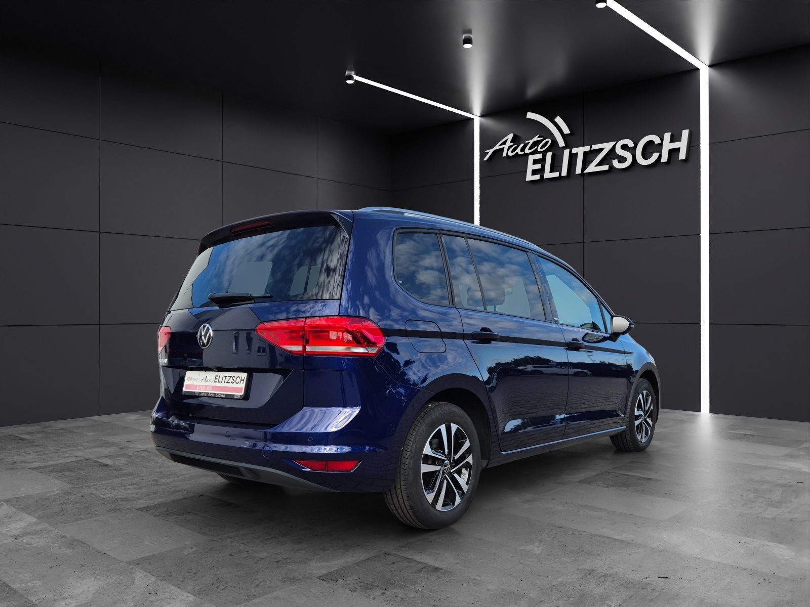 Fahrzeugabbildung Volkswagen Touran TSI United LED Navi ACC RFK SH