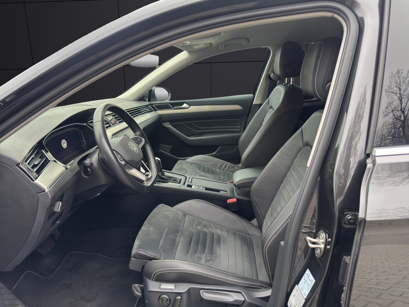 Fahrzeugabbildung Volkswagen Passat Variant Elegance LED Navi SHZ ACC VC beheiz FS