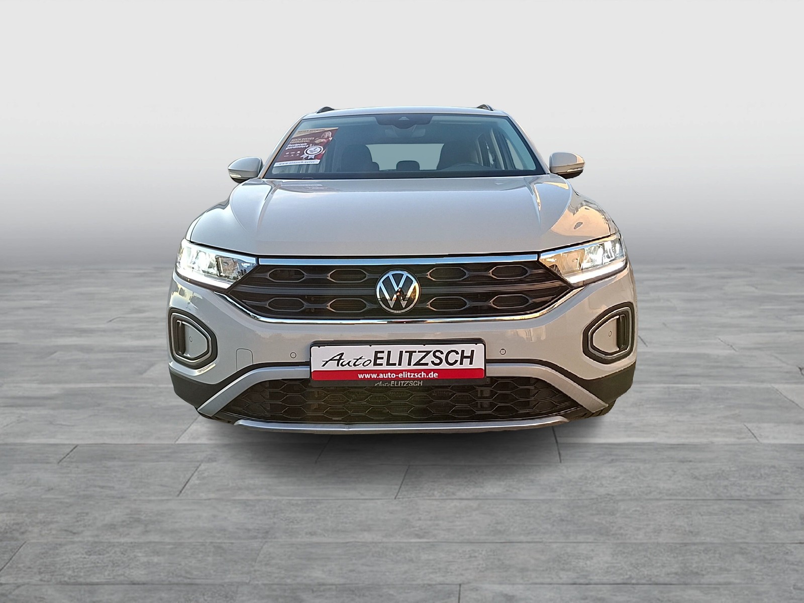Fahrzeugabbildung Volkswagen T-Roc TSI Life LED CarPlay AID GRA Park-Assist SH
