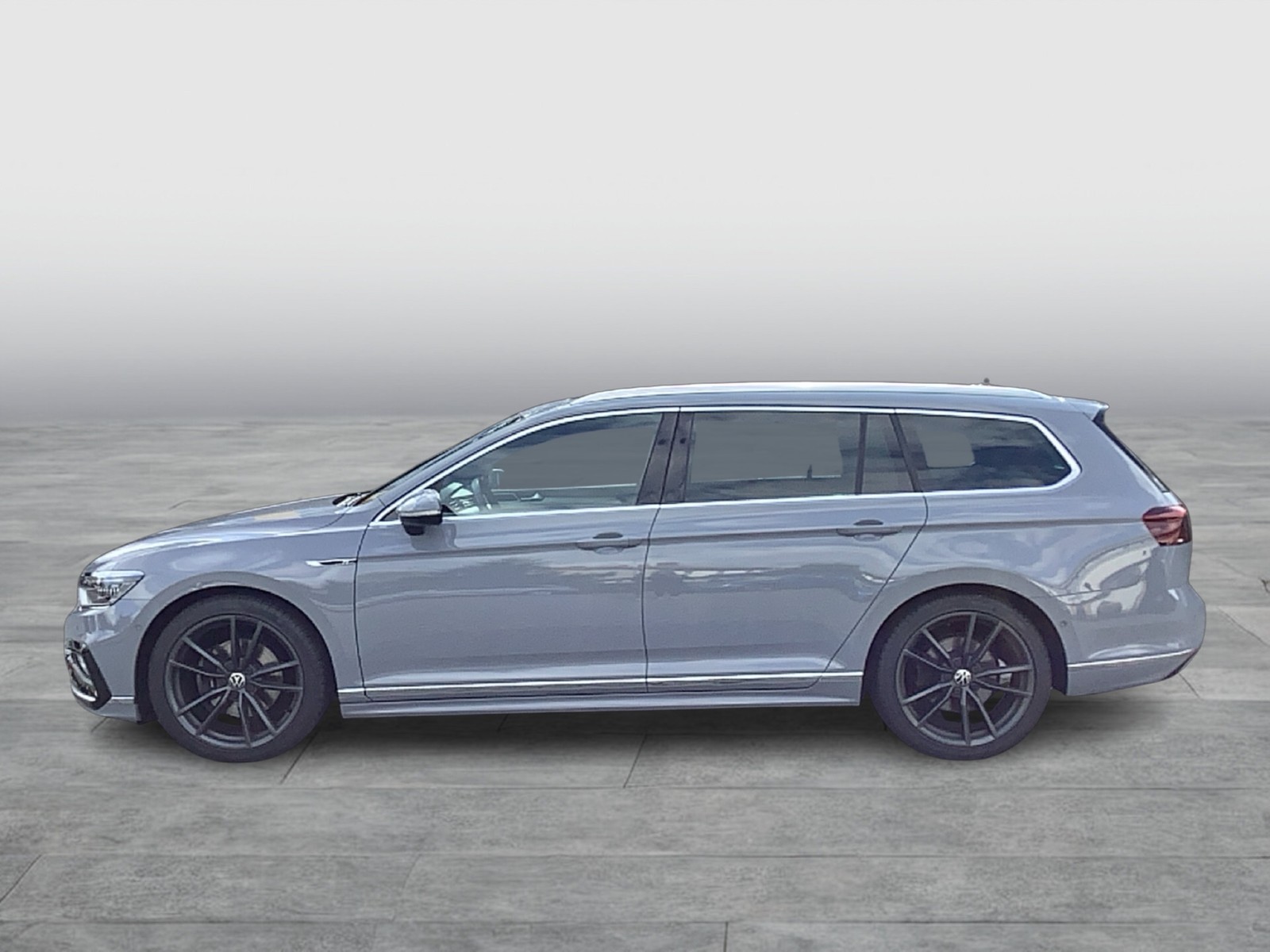 Fahrzeugabbildung Volkswagen Passat Variant TSI R-Line DSG Matrix AHK Navi Leder Pano AID ACC RFK SH 19
