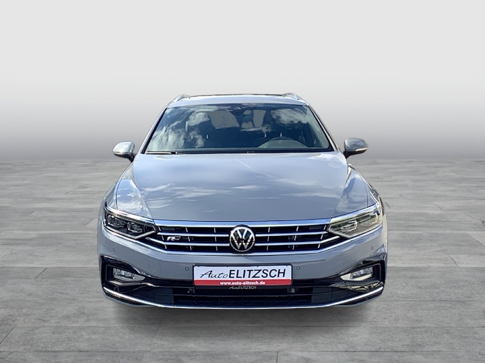 Fahrzeugabbildung Volkswagen Passat Variant TSI R-Line DSG Matrix AHK Navi Leder Pano AID ACC RFK SH 19