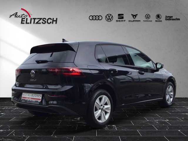 Fahrzeugabbildung Volkswagen Golf VIII TSI Life Standhzg. LED AHK Navi Pano AID ACC SH LM