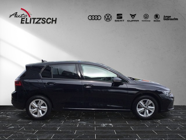 Fahrzeugabbildung Volkswagen Golf VIII TSI Life Standhzg. LED AHK Navi Pano AID ACC SH LM