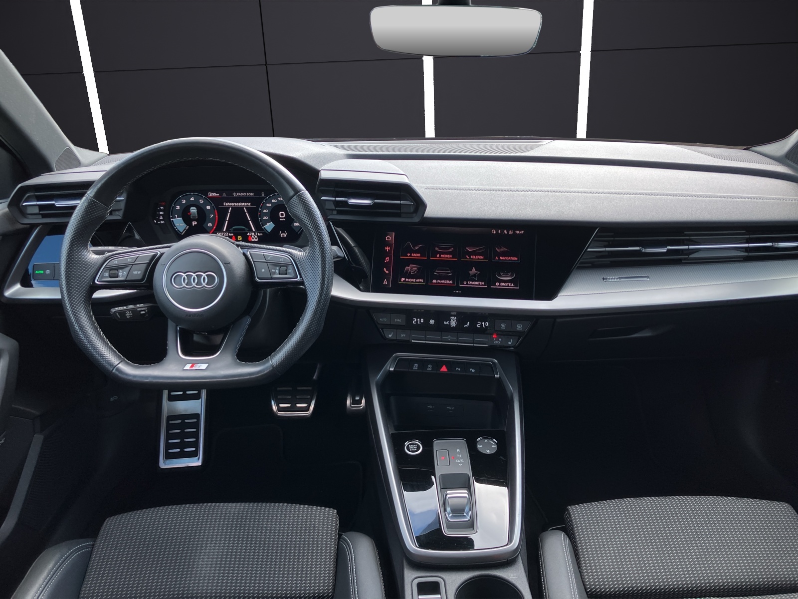 Fahrzeugabbildung Audi A3 Sportback 35 TFSI S line Matrix HUD ACC SHZ