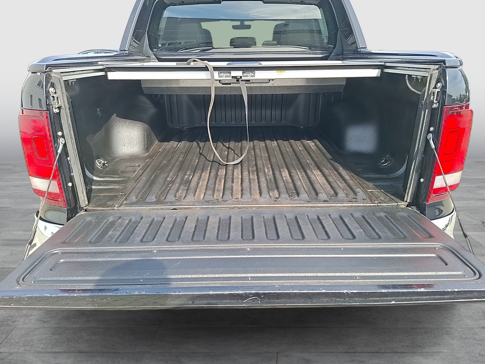 Fahrzeugabbildung Volkswagen Amarok TDI Aventura DC DSG 4M STH Xenon AHK Navi Leder GRA RFK SH