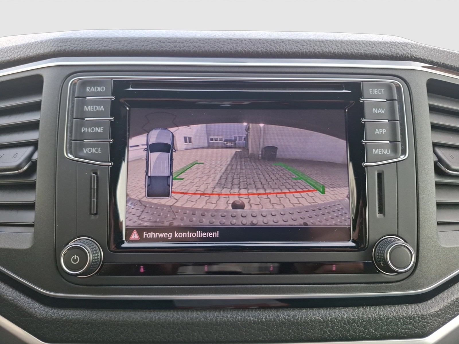 Fahrzeugabbildung Volkswagen Amarok TDI Aventura DC DSG 4M STH Xenon AHK Navi Leder GRA RFK SH