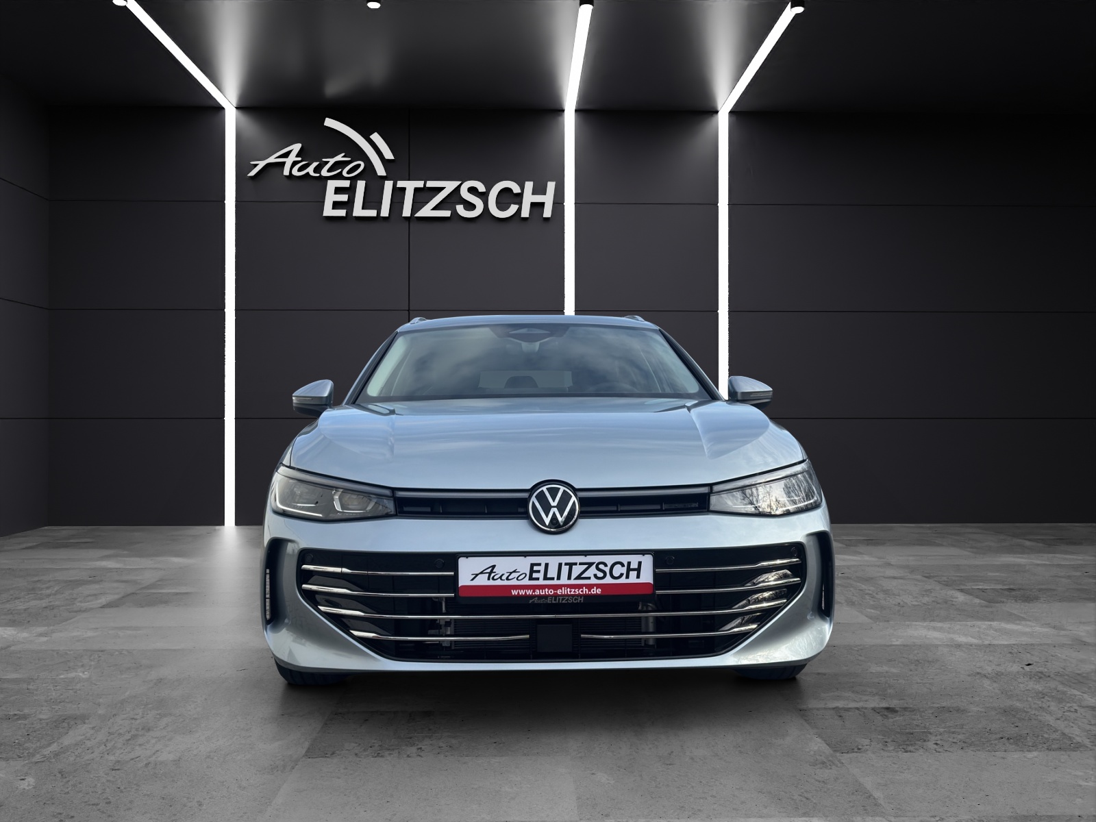 Fahrzeugabbildung Volkswagen Passat Variant 1.5 TSI eHybrid 150 kW Elegance AHZV IQ.LIGHT ACC DAB*